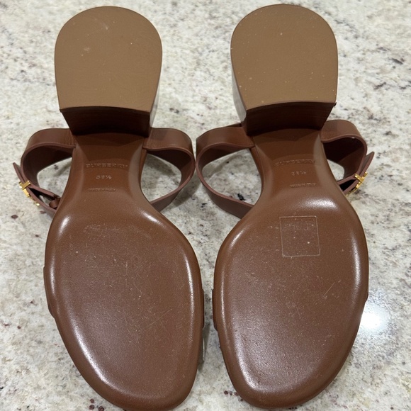BURBERRY ALF HOLLYWELL 50 SANDALS TAN WITH GOLD TB SIDE STRAP LOGO 38.5 - Picture 4 of 9